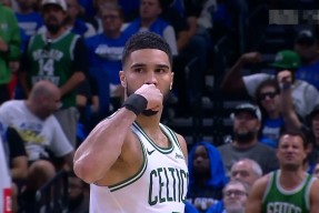 乐动官方网 - 塔图姆回归赛场，败北首场状态亮眼，IG观众沸腾！