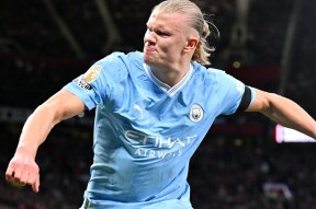 乐动体育平台 -曼联传射建功，曼城新星横空出世，场边球探频频记笔记的简单介绍