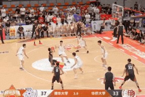 乐动APP下载 - 费德勒巅峰对决，字母哥与40激战FPX分钟，出色防守胜负难料！